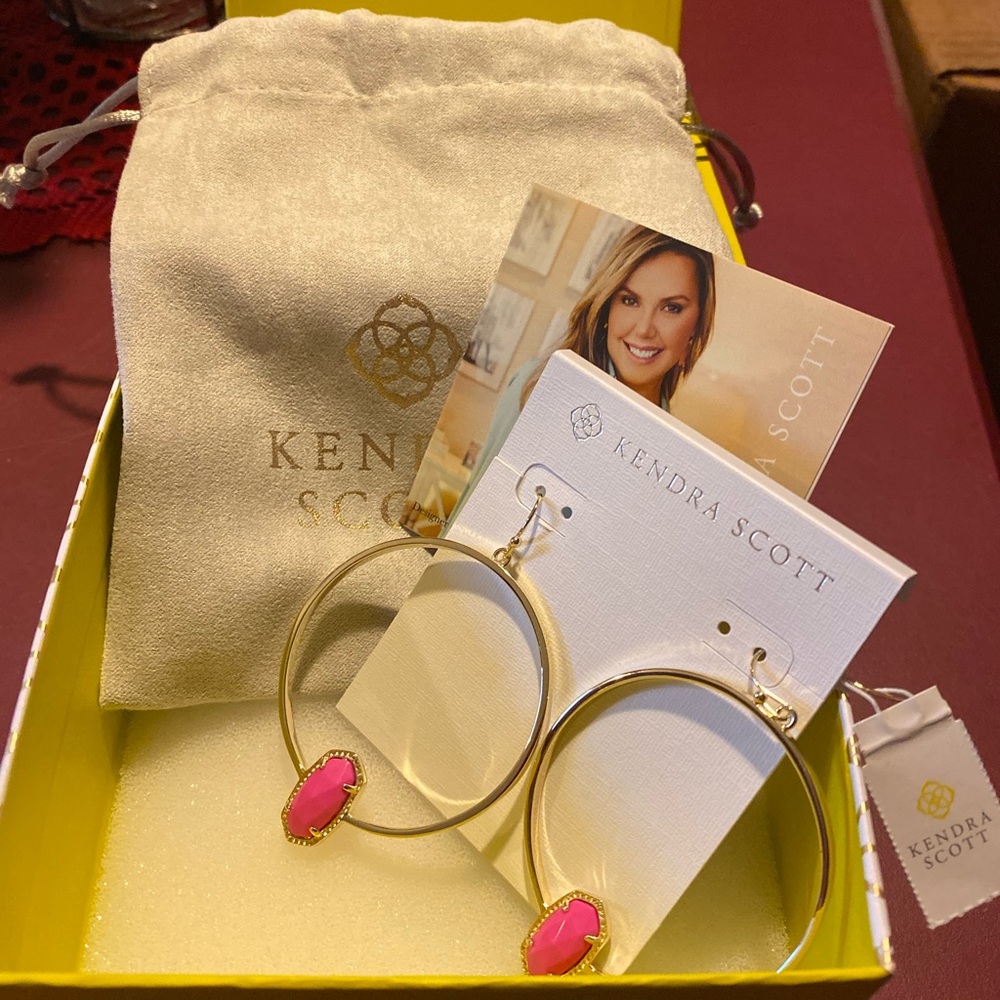 COPY - Kendra Scott Elora Magenta Earrings